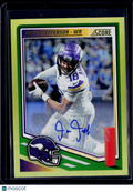 2025 Score Justin Jefferson Gold Zone Auto 09/50