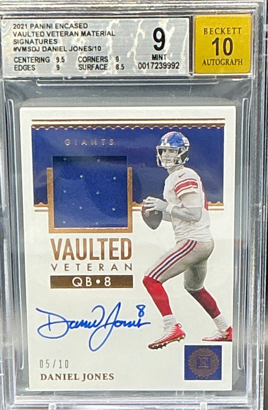 2021 Encased Daniel Jones Vaulted Veteran Patch Auto 05/10
